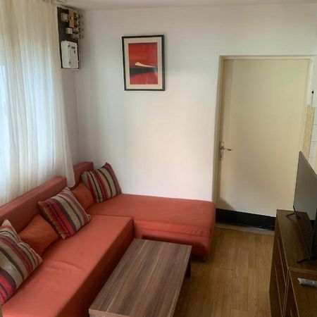 Cheerfull 2-Bedroom With Patio. Close To All Ameneties. Zagreb Exterior photo