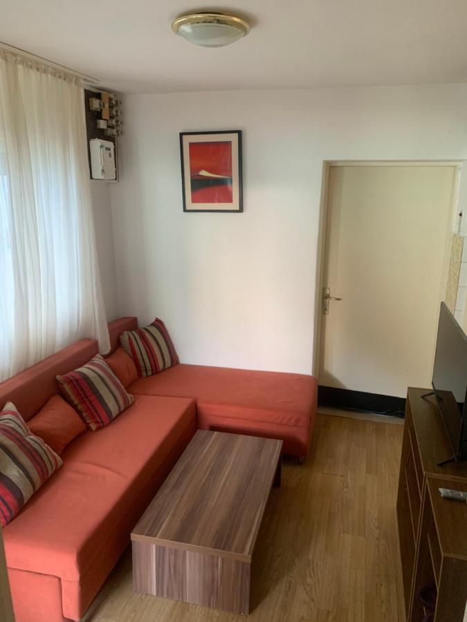 Cheerfull 2-Bedroom With Patio. Close To All Ameneties. Zagreb Exterior photo